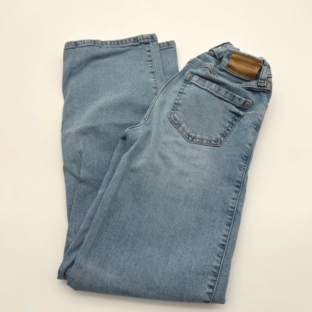 Abercrombie Kids High Rise Wide Leg Jeans Light Wash Adjustable Waist 11/12 Long